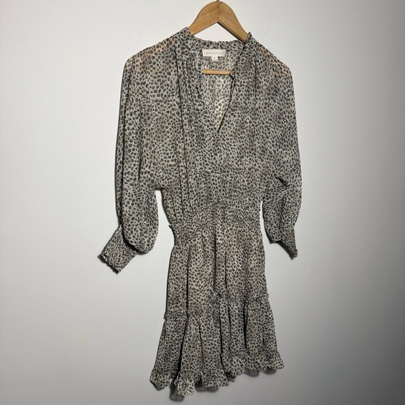 Elegant Black Long Sleeve Dress with Lace Details - Picture 6 of 13